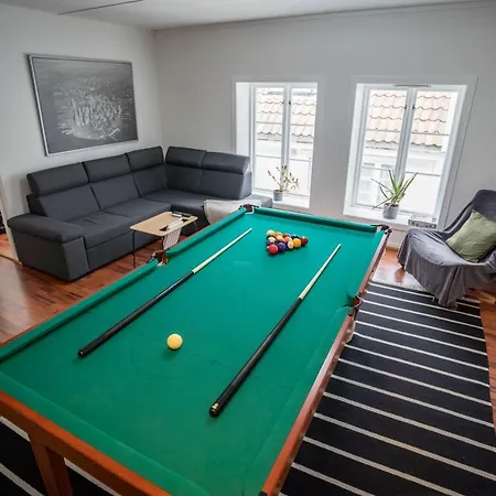 شقة In Heart Of With Billiard & Sauna *